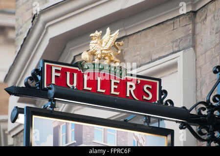 Fuller's Brewery Pub à Garrick Street, Covent Garden London signe avec l'extérieur. Banque D'Images