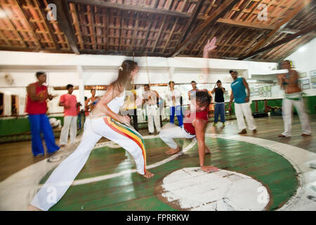 La Capoeira à Mestre Railson capoeira du centre à Arraial d'Ajuda, Bahia, Brésil Banque D'Images