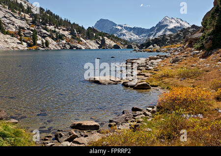 WY01333-00...WYOMING - Lac du Nord de la grande plage de sable dans le sentier du col de la Wilderness Bridger Wind River. Banque D'Images