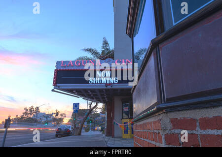 Laguna Beach, Californie, le 8 mars 2016 : La Laguna Cinema ouverte en 1922 et fermée en 2015. Usage éditorial. Banque D'Images