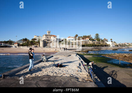 Le Portugal, l'Estoril, plage de Tamariz, jetée à l'océan Atlantique, ville touristique, célèbre destination touristique Banque D'Images