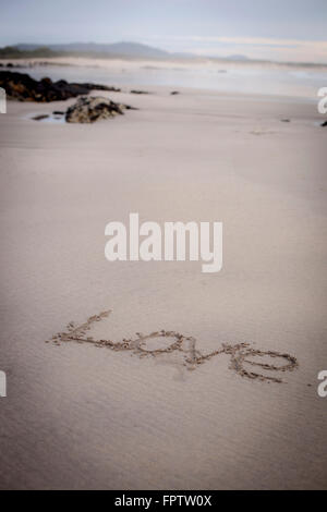 Amour écrit dans le sable sur la plage, Viana do Castelo, Portugal, région Norte Banque D'Images