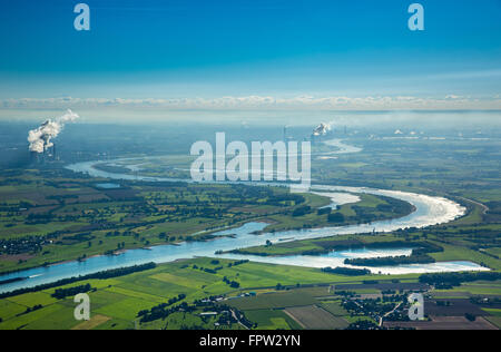 Vue aérienne, centrales à charbon sur le Rhin, le Rhin inférieur, les plaines inondables, Rhin bend à Beeckerwerth, Duisburg, Ruhr Banque D'Images