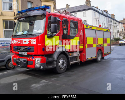 Yorkshire du Nord Service d'incendie et de sauvetage d'urgence de Volvo un appareil à Whitby Banque D'Images