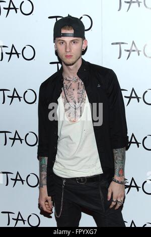 Las Vegas, NV, USA. Mar 19, 2016. Machine Gun Kelly présents pour TAO Nightclub folie de mars Week-end, le Venetian Resort Hotel Casino, Las Vegas, NV le 19 mars 2016. © James Atoa/Everett Collection/Alamy Live News Banque D'Images