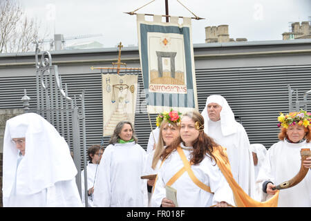 Tower Hill, Londres, Royaume-Uni. 2oth mars 2016. Le Druid Order Équinoxe de printemps près de cérémonie à la Tour de Londres. © Matthieu Chattle/ Banque D'Images