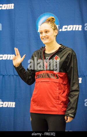 Louisville swimmer Kelsi Worrell au cours de la NCAA de natation et plongée Championship le samedi 19 mars 2016 au Georgia Tech Campus Recreation Center, à Atlanta, GA. Jacob Kupferman/CSM Banque D'Images