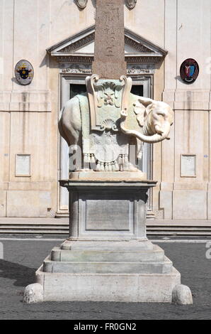 Beau monument de l'éléphant par Bernini sur la Piazza della Minerva à Rome, Italie Banque D'Images