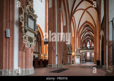 L'intérieur gothique de St Elizabeth Church in Wroclaw, Pologne. Banque D'Images