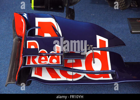 Kiev, UKRAINE - le 19 mai 2012 : Détails des Red Bull RB7 Red Bull Racing car pendant la Parade des Champions sur les rues de ville de Kiev Banque D'Images