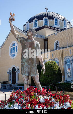 Florida Tarpon Springs,St Nicholas Greek orthodoxe Cathedral,église,statue,Epiphany Day Diver,holding cross,FL160212029 Banque D'Images