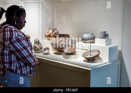 Orlando Florida, North Orange District, Loch Haven Park, Orlando Museum of Art, intérieur, galeries d'art, Black Blacks African Africa e Banque D'Images