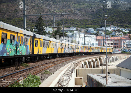 En train de Kalk Bay - Western Cape Afrique du Sud Banque D'Images