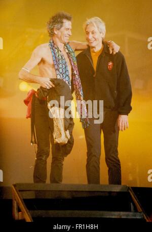 ROLLING STONES, Keith Richards, Charlie Watts AU VETERANS STADIUM de Philadelphie , 10-12-1997 PHOTO DE MICHAEL BRITO Banque D'Images