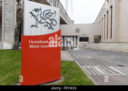 Les bureaux du gouvernement gallois sur Cathays Park, Cardiff, Pays de Galles du Sud. Banque D'Images