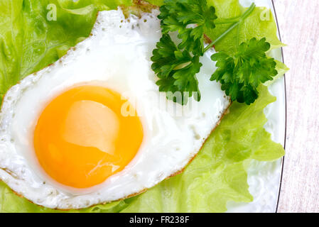 - Petit déjeuner d'œufs brouillés, de la Laitue, Persil Banque D'Images