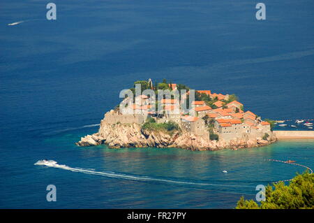 Superbe vue panoramique sur le pittoresque village de Sveti Stefan, Monténégro Banque D'Images