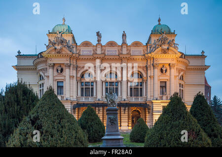 Soirée au Théâtre Slowacki à Cracovie, Pologne. Banque D'Images