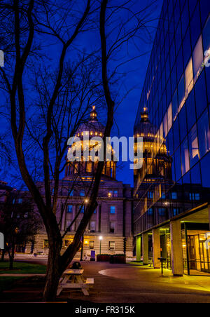 Le capital d'état de l'Idaho building at night avec réflexion Banque D'Images