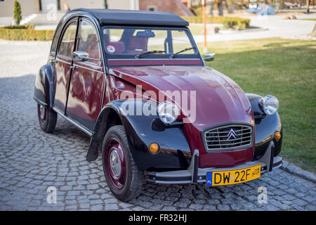 Citroën 2 CV vintage car Banque D'Images