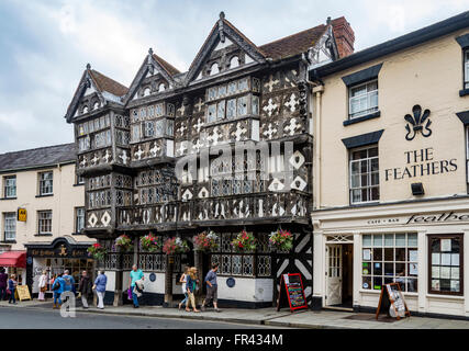 L'hôtel Feathers, construit en 1619. Le Bull Ring, Ludlow, Shropshire, England, UK Banque D'Images