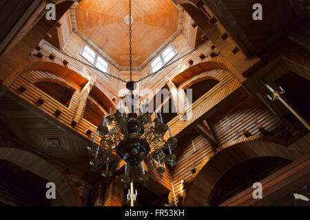 À l'intérieur de l'Église orthodoxe, la plus grande structure de bois en Extrême-Orient russe, Anadyr, de l'Armée de terre française Banque D'Images