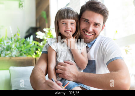 Portrait smiling père et fille Banque D'Images