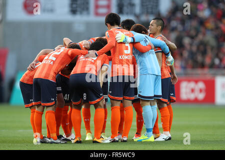 Omiya Ardija Groupe de l'équipe, le 20 mars 2016 - Football : Football / Ligue J1 2016 1ère étape entre Omiya Ardija 1-5 Sanfrecce Hiroshima à NACK5 Stadium à Saitama, Japon. (Photo de Jun Tsukida/AFLO SPORT) Banque D'Images