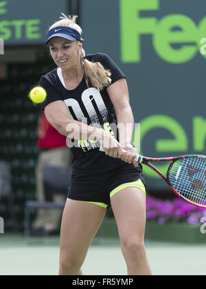 Key Biscayne, Floride, USA. Mar 21, 2016. Key Biscayne, Floride - le 21 mars : Sabine Lisicki (GER) pratiques avant le 2016 à l'Open de Miami Crandon Park Tennis Center de Key Biscayne en Floride. Crédit : Patron photographe Andrew Andrew Patron/Zuma/Patron © Andrew fil fil ZUMA/Alamy Live News Banque D'Images