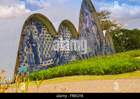 BH, BRÉSIL - le 23 décembre - Eglise de Sao Francisco de Assis à Belo Horizonte, conçu par l'architecte Brésilien Oscar Niemeyer Banque D'Images