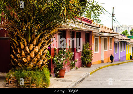 Détail vue pittoresque de maisons colorées à Santiago, Chili Banque D'Images