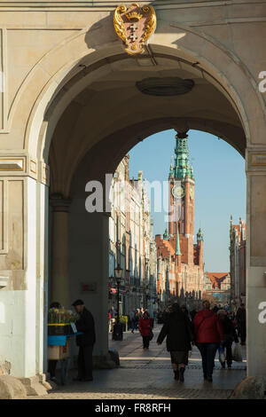 Après-midi à Golden Gate (Zlota Brama) dans la vieille ville de Gdansk, Pologne. Banque D'Images