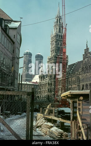 Der Münchner Marienplatz während der für die-Cast Münchner S-Bahn Marienplatz de Munich en construction dans les années 70 Banque D'Images