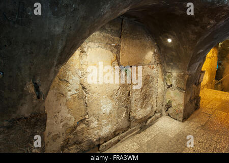 Le tunnel du Mur occidental, un tunnel souterrain d'exposer toute la longueur du mur ouest, Jérusalem, Israël Banque D'Images