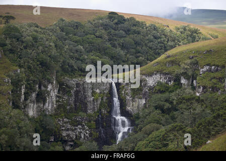 Vue aérienne de cascade dans les Campos de Cima da Serra Banque D'Images