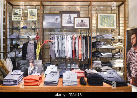 Vue de l'intérieur du boutique mall à Leblon Banque D'Images