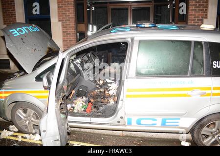 5e novembre 2015. Londres, Royaume-Uni. la suite de l'incendie, l'intérieur a été saccagé. ©Marc Ward/Alamy Banque D'Images