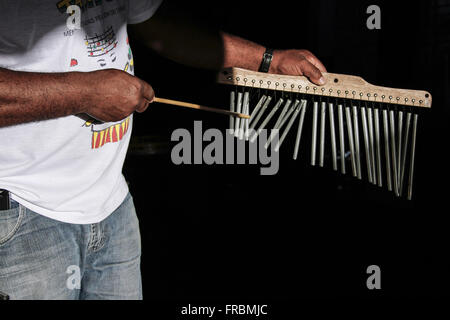 Instrument de percussion-symphonique de Carillon en métal utilisés dans les études de l'Association de l'opossum Banque D'Images