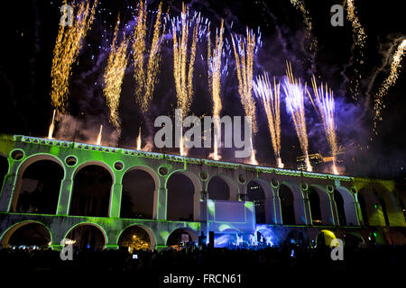 D'artifice dans la Lapa Arches lors de la fête célébrant 50 ans de loteries CEC Banque D'Images