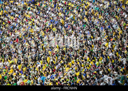 Dans les fans du Brésil match amical entre le Brésil et l'Angleterre Banque D'Images