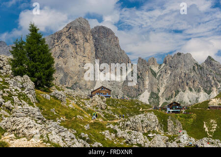 Panorama du groupe dans les Dolomites Rosengarten Banque D'Images