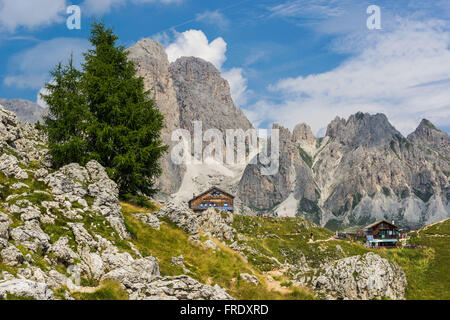 Panorama du groupe dans les Dolomites Rosengarten Banque D'Images