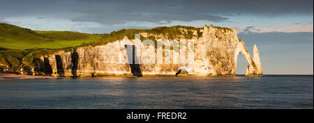 Les falaises d'Étretat, Aiguille d'Étretat, Étretat, Seine-Maritime, Normandie, France Banque D'Images