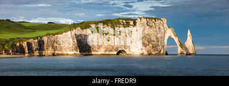 Les falaises d'Étretat, Aiguille d'Étretat, Étretat, Seine-Maritime, Normandie, France Banque D'Images