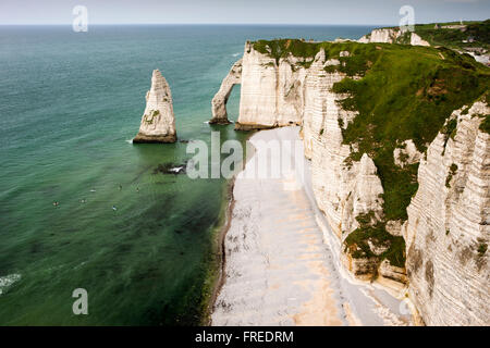 Les falaises d'Étretat, Aiguille d'Étretat, Étretat, Seine-Maritime, Normandie, France Banque D'Images