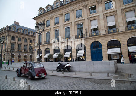 Place Vendôme à Paris en hiver Banque D'Images