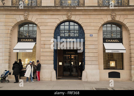 Chanel dans Place Vendôme à Paris France en hiver Banque D'Images