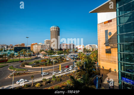 LAS PALMAS, GRAN CANARIA island, ESPAGNE - Décembre 15, 2015 Ville : vue sur la partie moderne de la capitale Las Palmas de Gran Banque D'Images