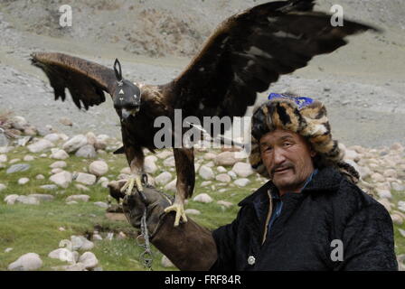 Mongolie - 21/07/2010 - Mongolie - Eagle Hunter, l'Altaï Sandrine Huet / Le Pictorium Banque D'Images