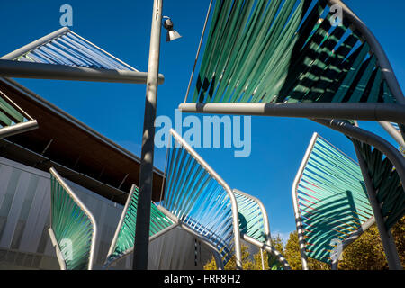 Sculpture dans le quartier Diagonal Mar, Barcelone, Catalogne, Espagne Banque D'Images